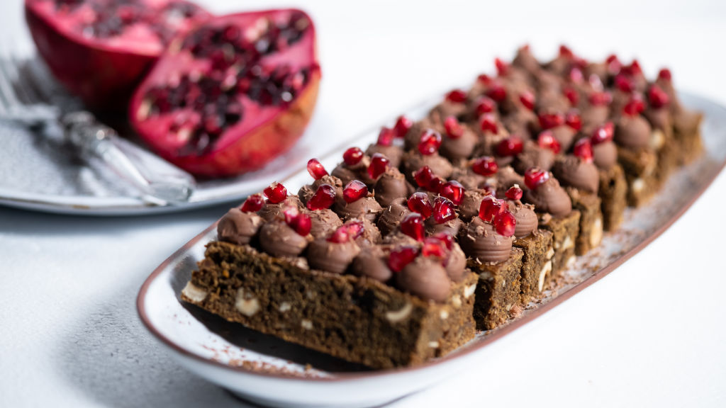 Bolo de chocolate com especiarias é a receita exclusiva do TudoGostoso  perfeita para sair do básico! - TudoGostoso