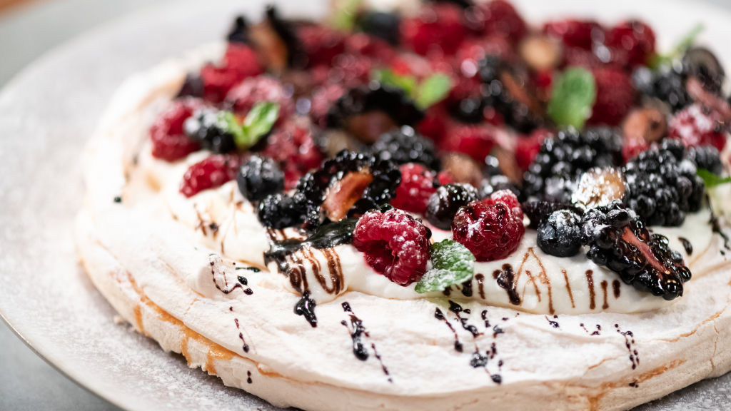 Pavlova De Frutos Vermelhos, Nata E Vinagre Balsâmico (sem Glúte ...