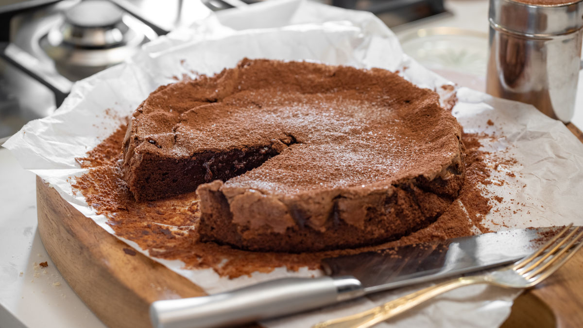 Como fazer Bolo de Chocolate passo a passo  Bolo de chocolate, Fazer bolo  de chocolate, Bolo de chocolate receita